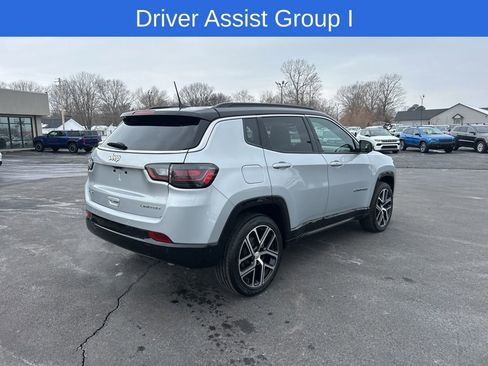 Used 2024 Jeep Compass Limited w/ Elite Group image 4