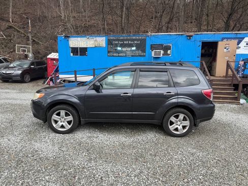 Used 2010 Subaru Forester 2.5X Premium image 2