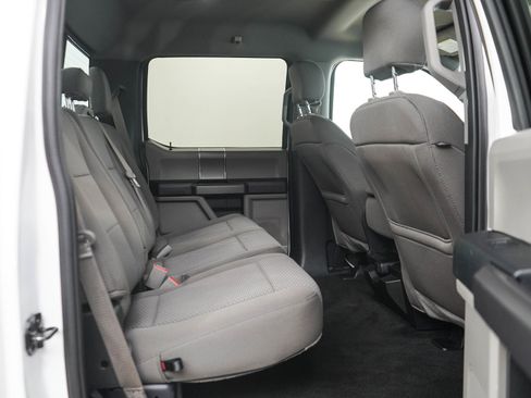 Used 2019 Ford F150 XLT w/ Equipment Group 302A Luxury AWD/4WD image 12