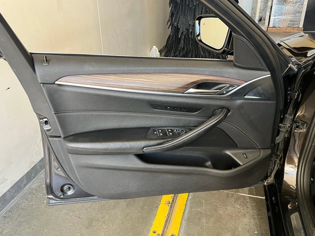 Used 2017 BMW 530i RWD image 27