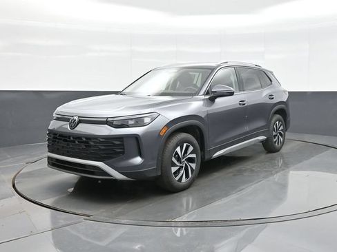 New 2026 Volkswagen Tiguan S AWD/4WD image 3