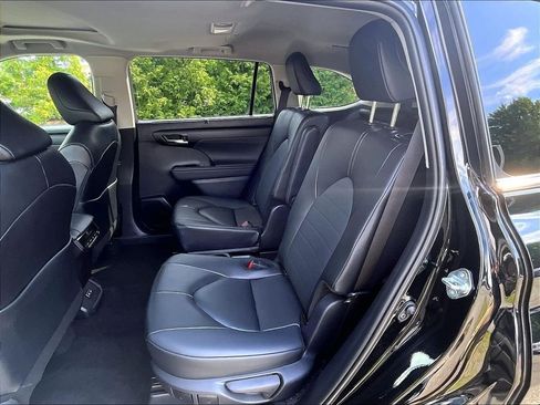 Used 2026 Toyota Highlander XLE AWD/4WD image 15