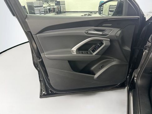 Certified 2025 Audi Q5 2.0T Premium Plus w/ Premium Plus image 23