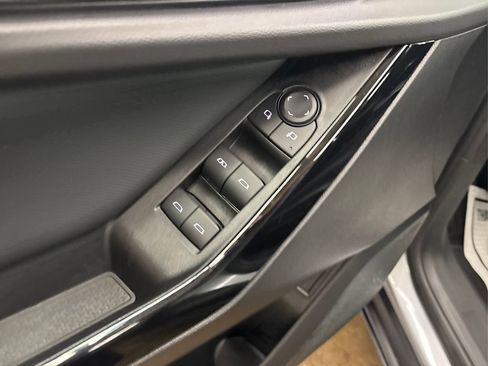 Used 2025 Chevrolet Equinox LT w/ Convenience Package II image 35