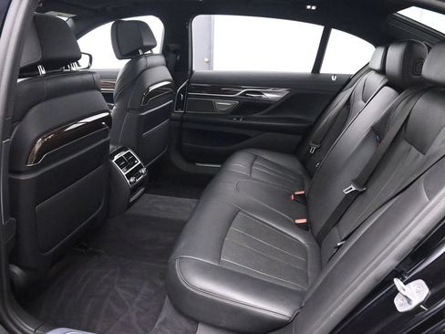 Used 2020 BMW 750i xDrive w/ M Sport Package AWD/4WD image 14