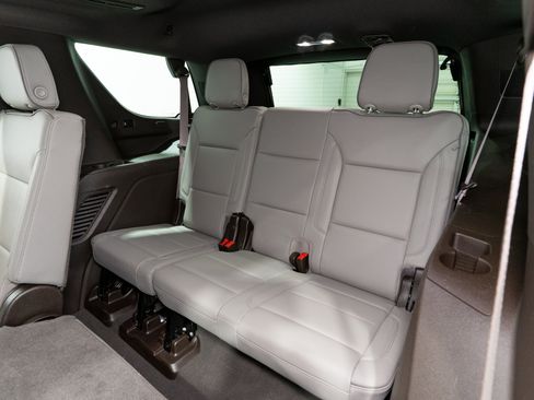 Used 2022 GMC Yukon SLT w/ SLT Premium Package AWD/4WD image 33