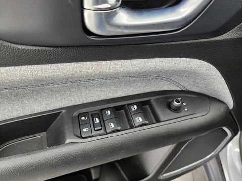 Used 2024 Jeep Compass Latitude image 40