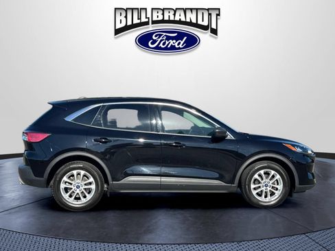 Used 2022 Ford Escape SE FWD image 2