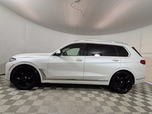 Used 2022 BMW X7 xDrive40i w/ Executive Package AWD/4WD image 4