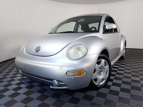 Used 2000 Volkswagen Beetle GLS FWD image 2
