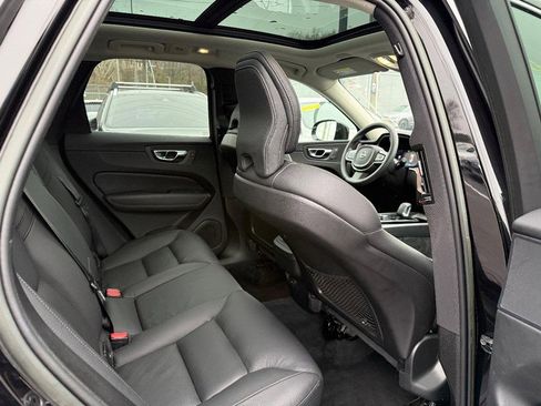 Certified 2023 Volvo XC60 B5 Plus w/ Climate Package image 11