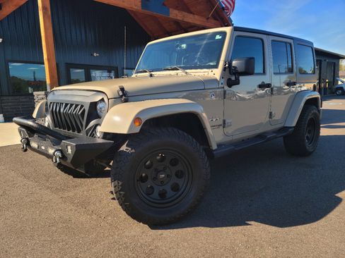 Used 2018 Jeep Wrangler Unlimited Sahara w/ Dual Top Group image 1