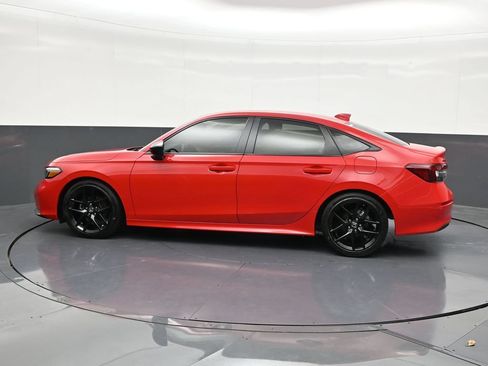 Used 2025 Honda Civic Sport image 2