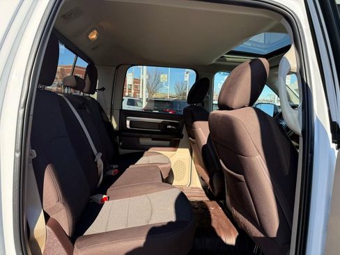 Used 2018 RAM 1500 SLT image 10