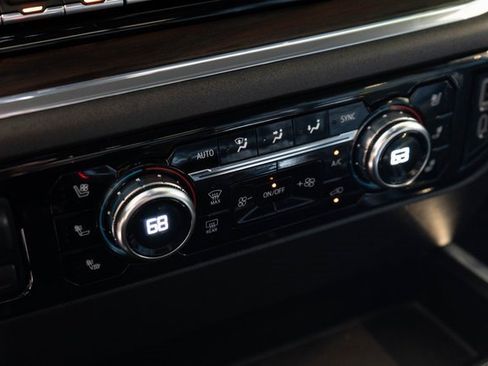 Used 2023 GMC Sierra 1500 SLT w/ SLT Premium Plus Package image 33