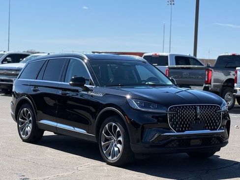 Used 2025 Lincoln Aviator Reserve w/ Illumination Package image 39