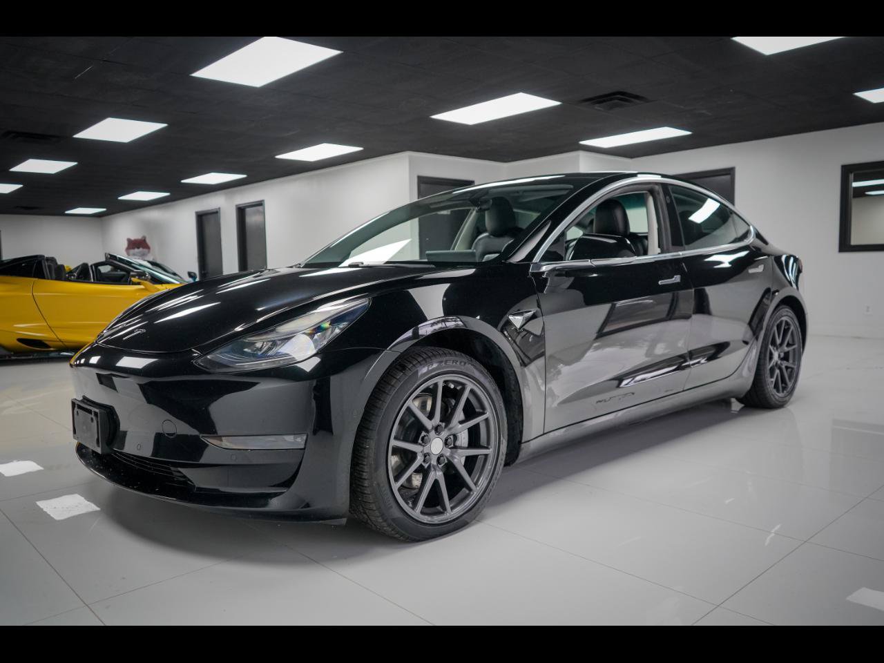 Used 2020 Tesla Model 3 Standard Range Plus RWD image 1