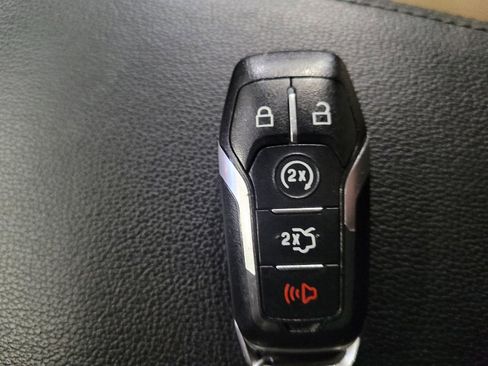 Used 2017 Ford Explorer XLT w/ Equipment Group 202A image 32