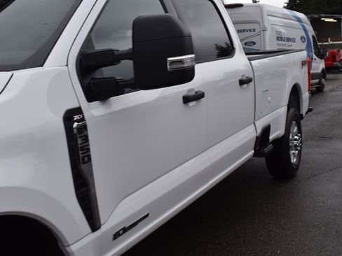 Used 2023 Ford F350 XLT w/ FX4 Off-Road Package image 4