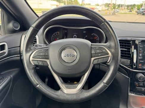 Used 2020 Jeep Grand Cherokee Limited AWD/4WD image 18