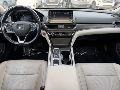 Used 2020 Honda Accord Touring image 11