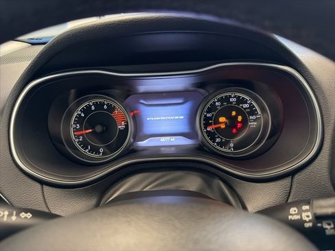 Used 2022 Jeep Cherokee Trailhawk w/ Comfort/Convenience Group image 27