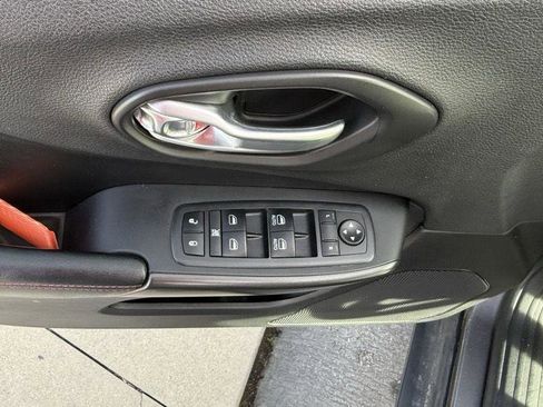 Used 2020 Jeep Cherokee Trailhawk image 13