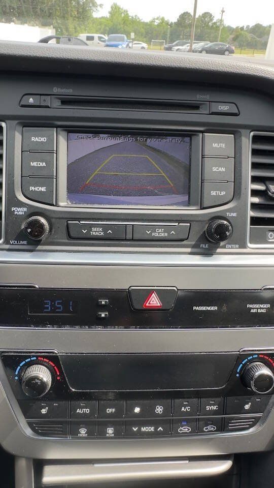 Used 2015 Hyundai Sonata Sport w/ Option Group 03 FWD image 17