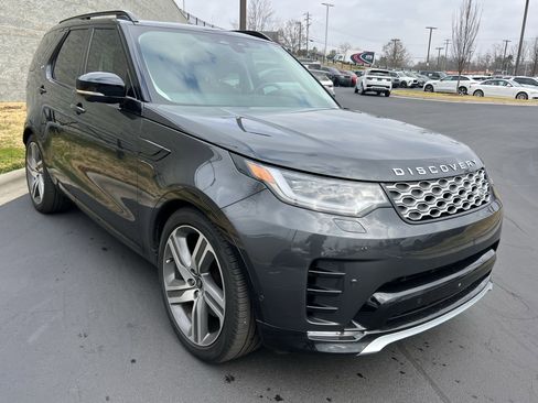 Used 2025 Land Rover Discovery Metropolitan Edition image 9