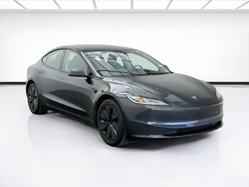 Used 2024 Tesla Model 3 Standard Range RWD image 3