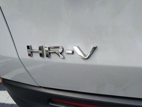 Used 2023 Honda HR-V Sport image 9