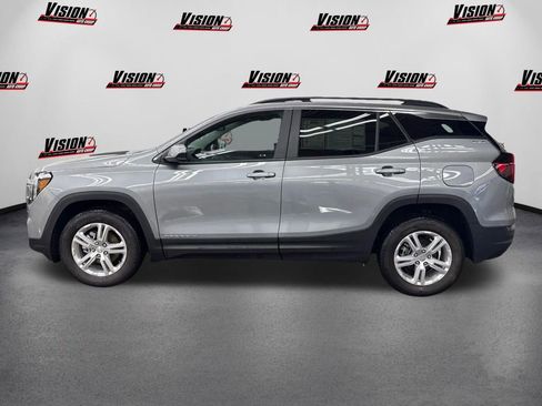 Used 2024 GMC Terrain SLE w/ Driver Convenience Package image 8