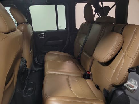 Used 2023 Jeep Wrangler Unlimited Sahara w/ Cold Weather Group image 21