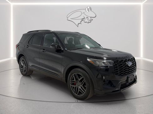 Used 2025 Ford Explorer ST AWD/4WD image 7