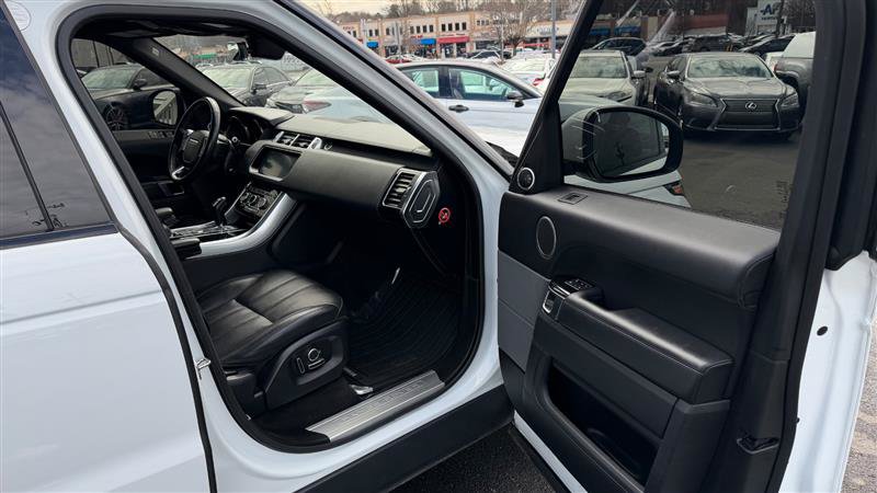 Used 2017 Land Rover Range Rover Sport HSE AWD/4WD image 33