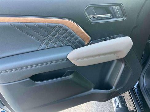 New 2026 GMC Canyon Denali AWD/4WD image 18