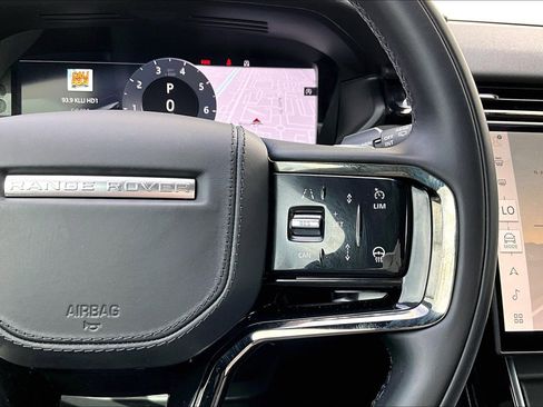 Used 2025 Land Rover Range Rover Velar Dynamic SE image 19