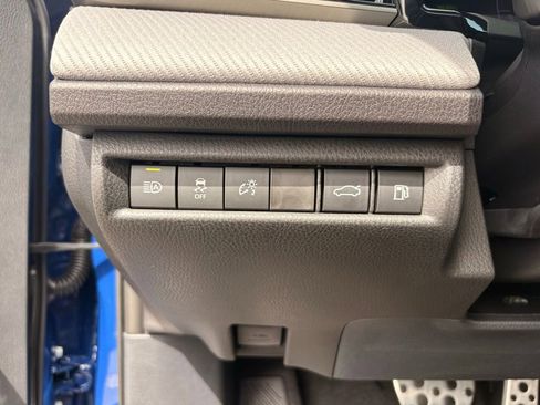 Used 2026 Toyota Camry SE FWD image 23