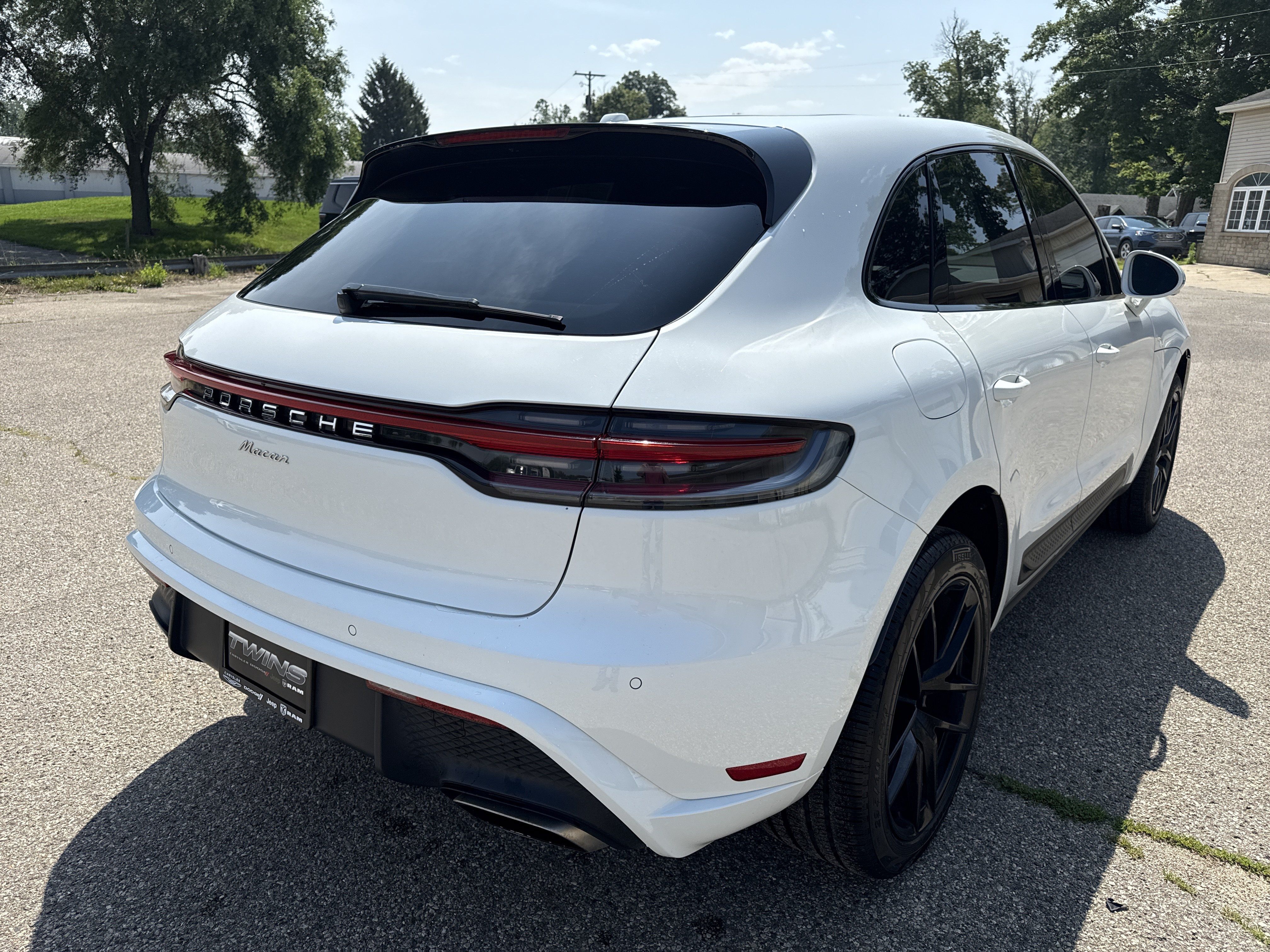 Used 2023 Porsche Macan Turbo AWD/4WD image 6