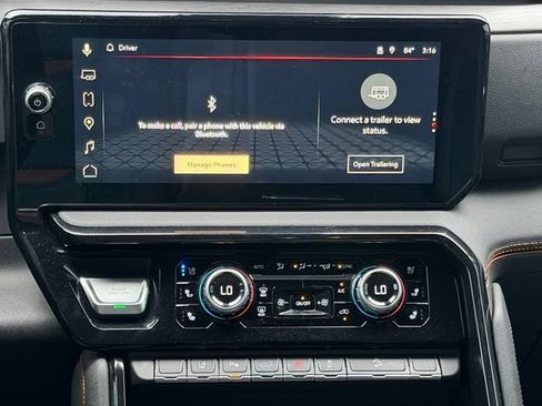Certified 2025 GMC Sierra 2500 AT4 w/ Technology Package AWD/4WD image 17