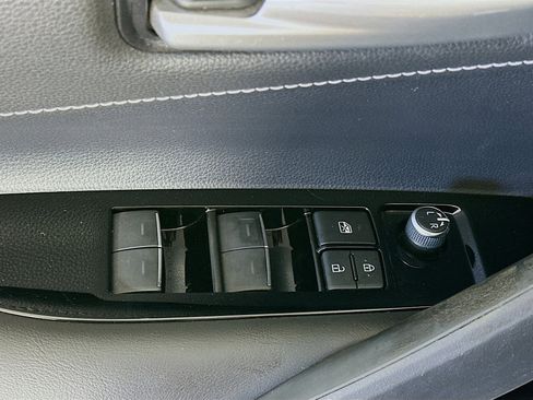 Used 2020 Toyota Corolla SE FWD image 15