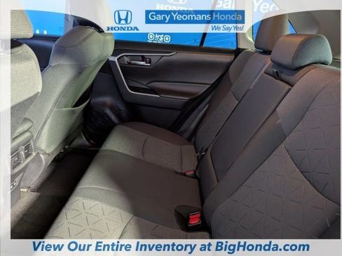 Used 2021 Toyota RAV4 XLE image 17