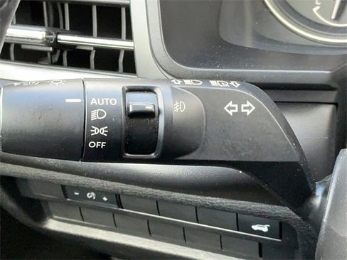 Used 2024 Mitsubishi Outlander SE image 29