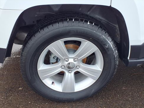 Used 2014 Jeep Patriot Latitude image 22