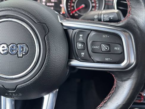 Used 2020 Jeep Gladiator Rubicon w/ Advanced Safety Group AWD/4WD image 16