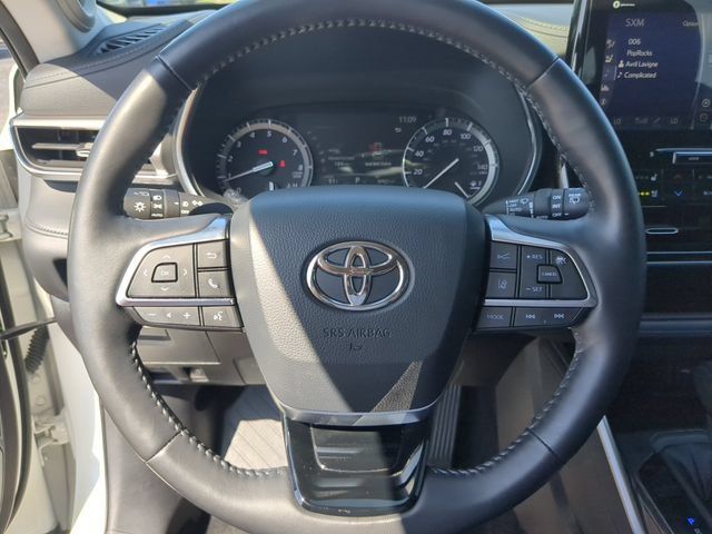Used 2020 Toyota Highlander Platinum FWD image 34