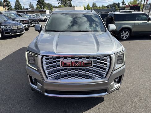 Used 2024 GMC Yukon Denali w/ Denali Reserve Package AWD/4WD image 16