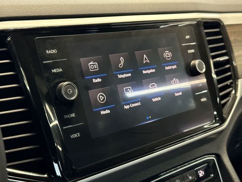 Used 2022 Volkswagen Atlas SE FWD image 16