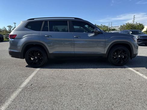 Used 2023 Volkswagen Atlas SE w/ Panoramic Sunroof Package FWD image 15