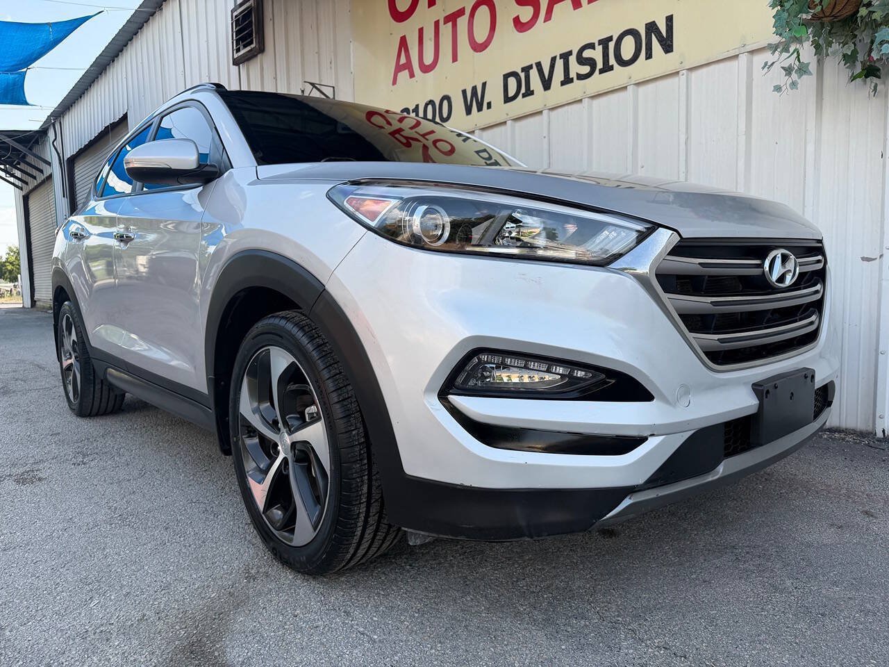 Used 2016 Hyundai Tucson Limited w/ Option Group 03 FWD image 1